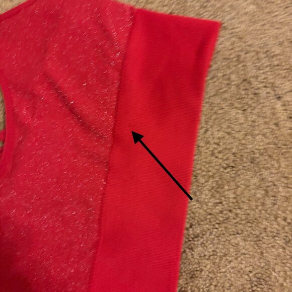 Sparkly red sports bra - Picture 3 of 3